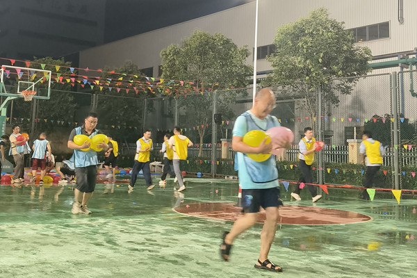 奇億金屬趣味運(yùn)動(dòng)會(huì)螞蟻搬家項(xiàng)目精彩瞬間